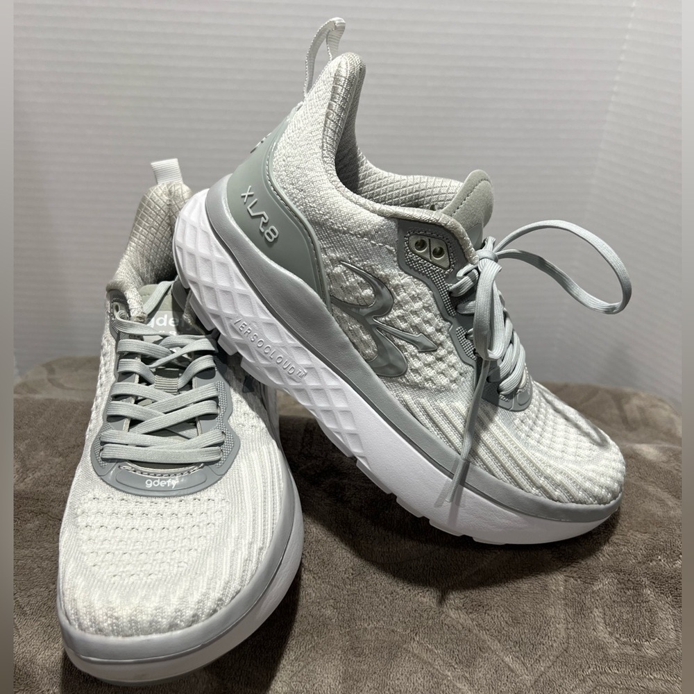 GDEFY XLR8 Run Verso Cloud in Women’s Size 6. Excellent Unused Condition - Picture 4 of 15
